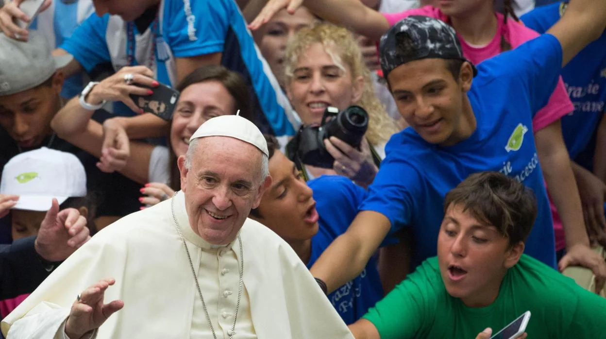 El Papa invita a «acercarse a los refugiados y compartir momentos de encuentro»