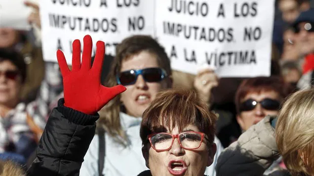 Las feministas navarras rechazan vestir de negro y todas las iniciativas de boicot a San Fermín