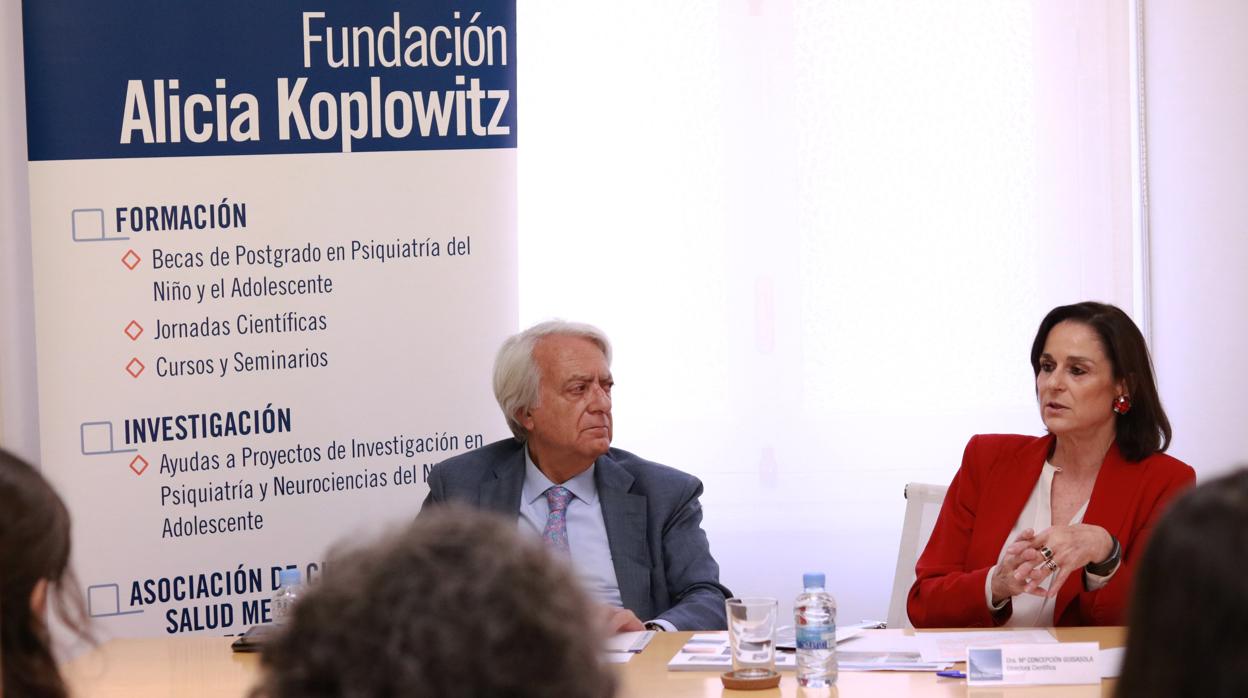 José Leoncio Areal, Patrón secretario de la Fundación y María Concepción Guisasola, Coordinadora científica