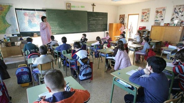 La comunidad educativa rechaza «una reforma de la Lomce «por imposición»