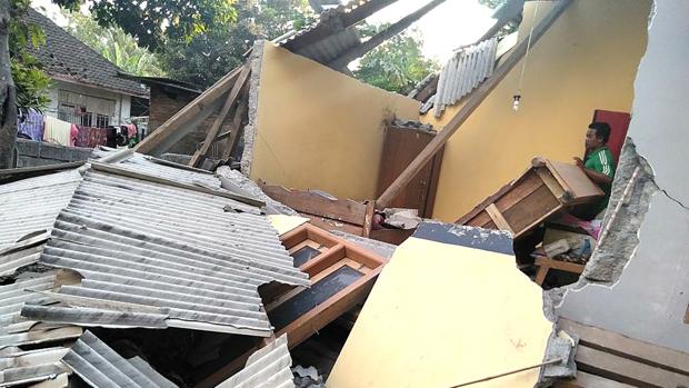 Al menos catorcemuertos y 40 heridos por un terremoto de magnitud 6,4 en la isla de Lombok (Indonesia)