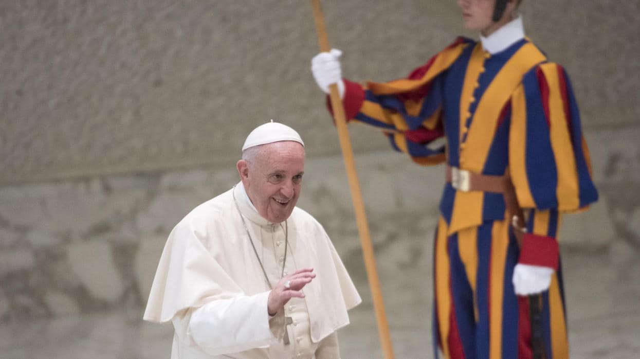 El Papa Francisco preside la audiencia general semanal en el aula Pablo VI en la Ciudad del Vaticano