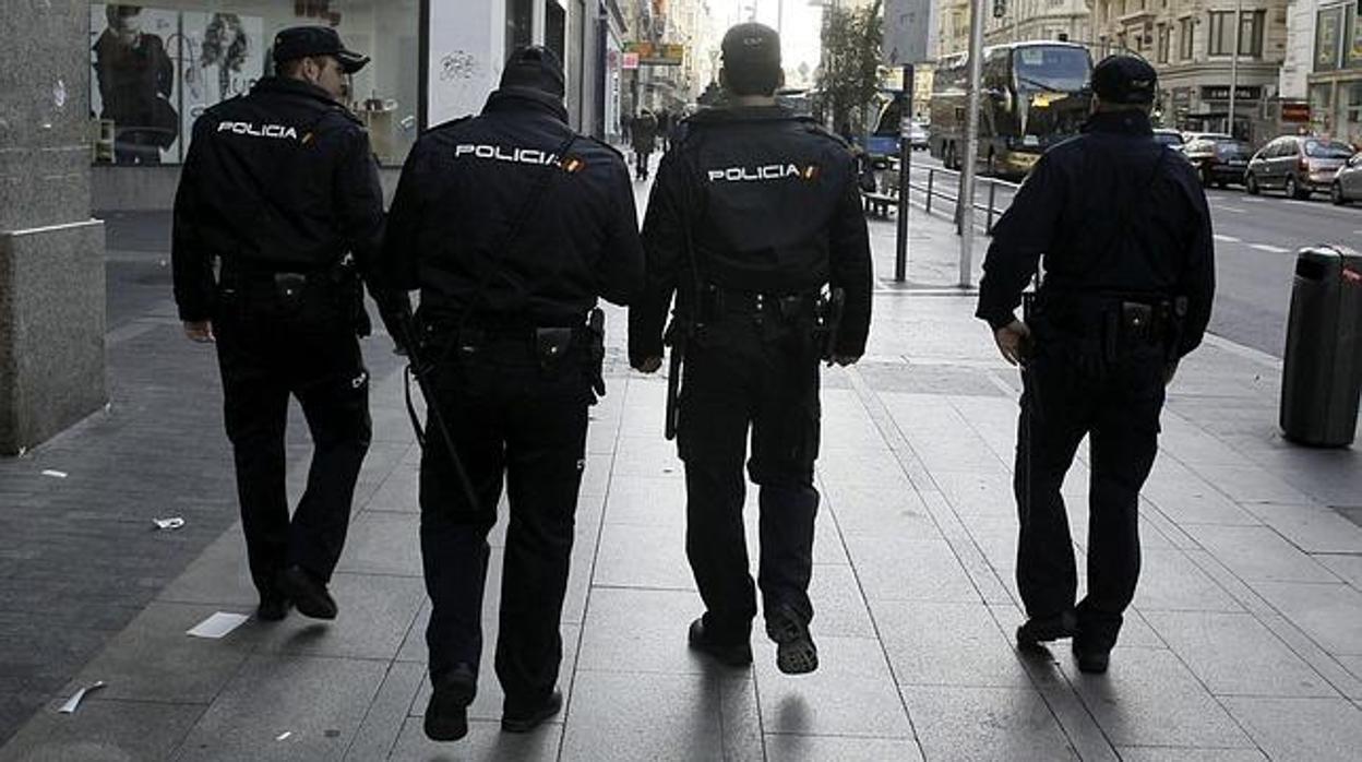 Detenido tras atrincherarse con sus dos hijos tras echar a la madre en Murcia