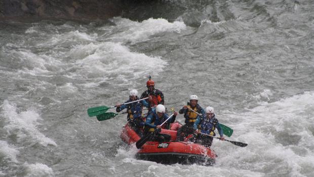 Aumenta a once la cifra de muertos por la crecida de un río en el sur de Italia