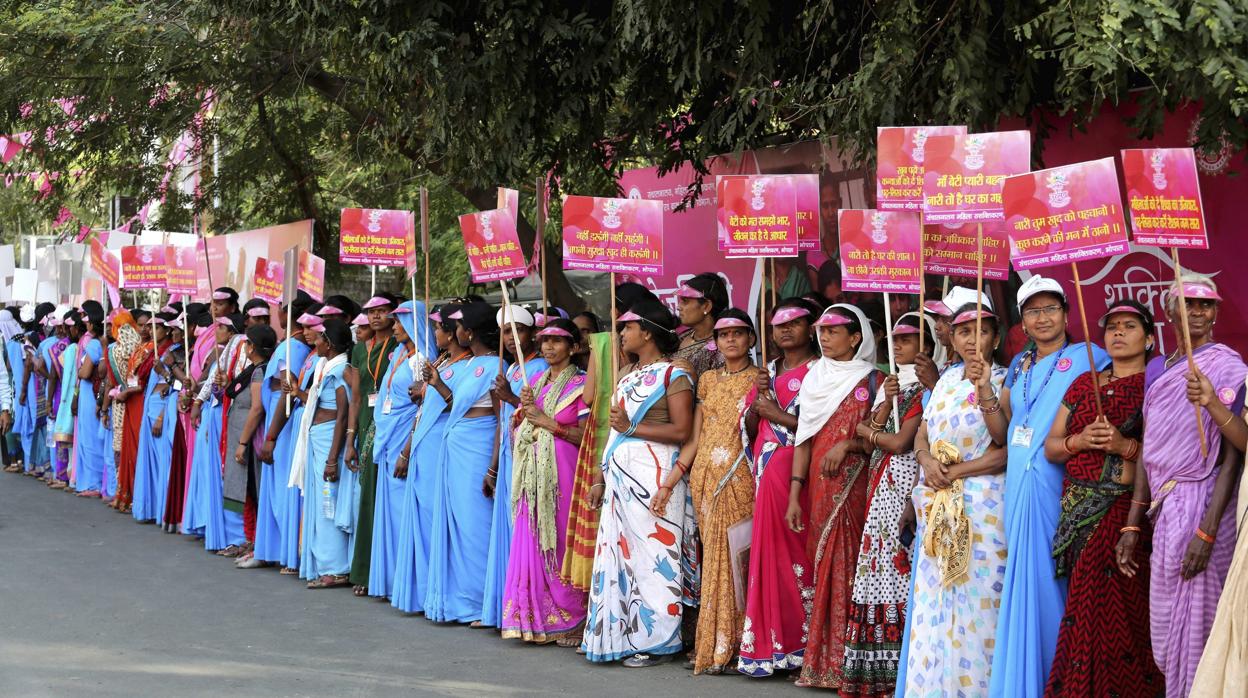 Imagen de archivo de mujeres manifestándose en India el pasado 8 de marzo