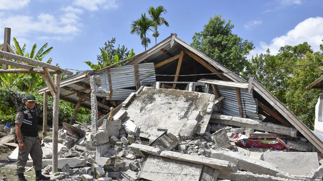 Imagen de los daños provocados en Lombok