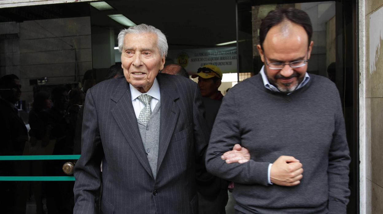 Fotografía de archivo del sacerdote jesuita español, José Gramunt de Moragas