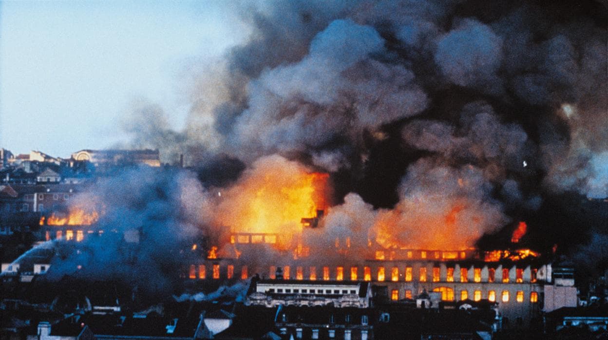 Treinta años del legendario incendio que destruyó el centro de Lisboa