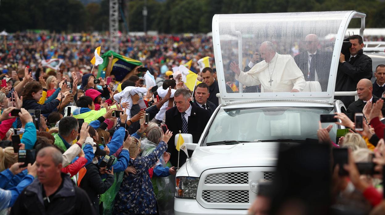 El Papa pide perdón por los abusos en «en instituciones dirigidas por religiosos y religiosas» en Irlanda