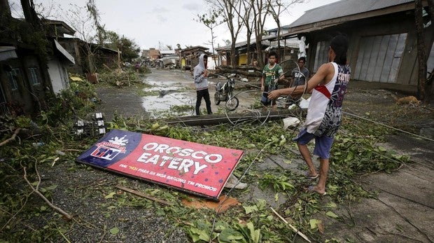 El tifón Mangkhut deja al menos 59 muertos y decenas de desaparecidos a su paso por Filipinas