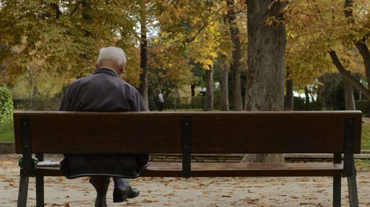 Un matrimonio de ancianos de Asturias pasa dos noches en un parque después de ser desahuciado