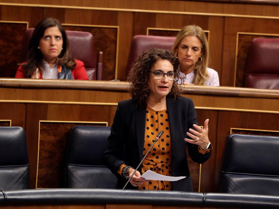 La ministra de Hacienda, María Jesús Montero, esta mañana en la sesión de control al Gobierno en el Congreso