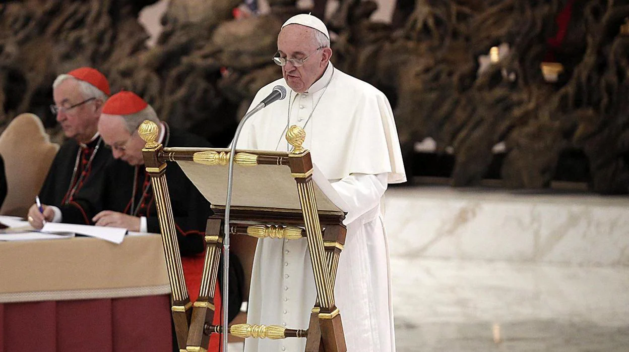 El Papa Francisco pronuncia un discurso