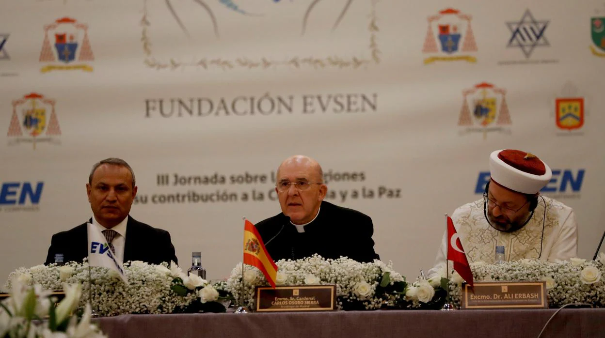 El arzobispo de Madrid, Carlos Osoro, participa en la Conferencia sobre la contribución de las religiones a la paz