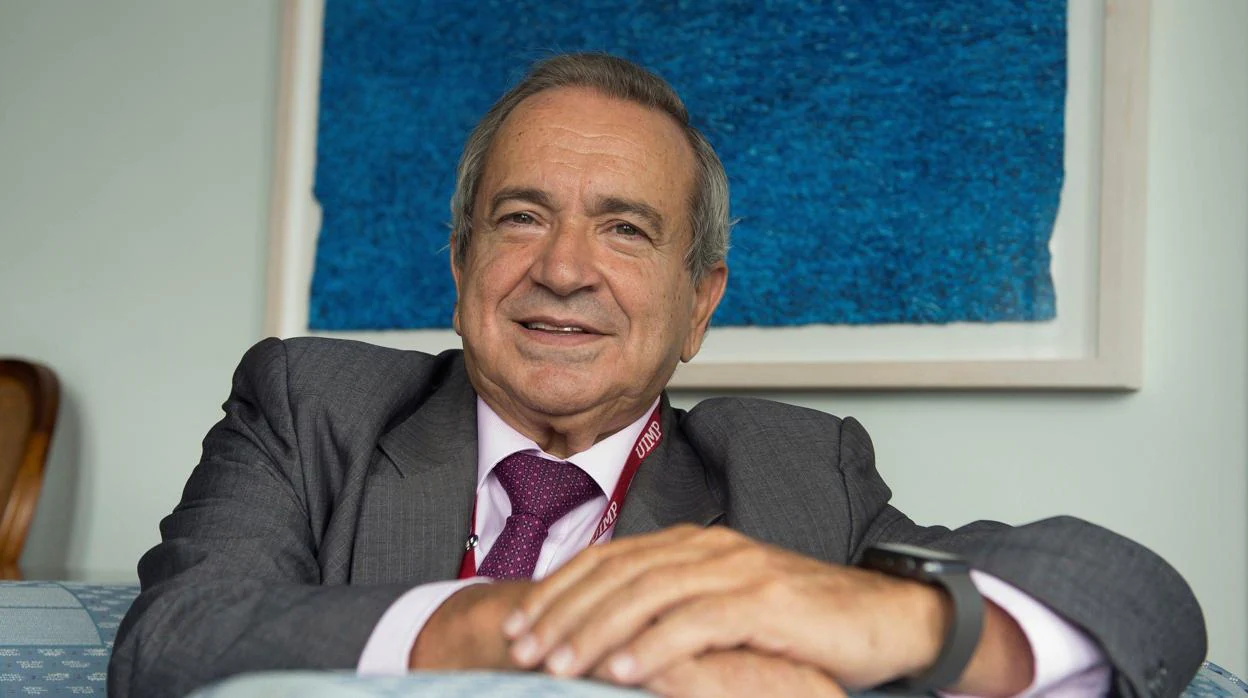 El rector de la Universidad Internacional Menández Pelayo, Emilio Lora-Tamayo