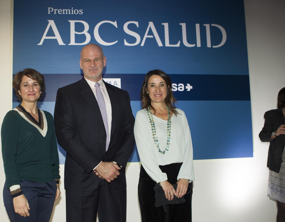 Chica López, el traumatólogo Francisco Kovacs y Amelia Aguilar (Asisa). 