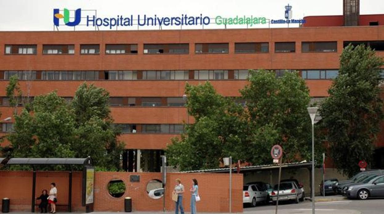 Fachada principal del Hospital de Guadalajara