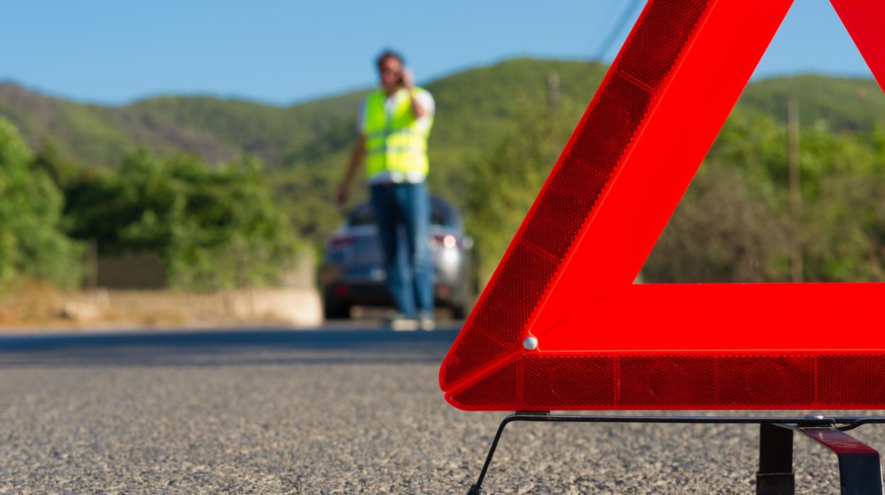 Cómo se señaliza en otros países un accidente en una autopista o autovía