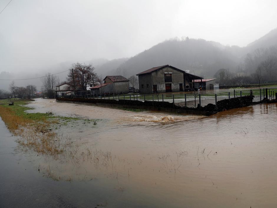 Inmediaciones de Laviana (Asturias), tras desbordarse el río Nalón