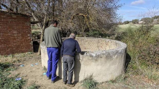 Investigan si el hombre hallado muerto en un pozo en Málaga intentaba salvar a su perro