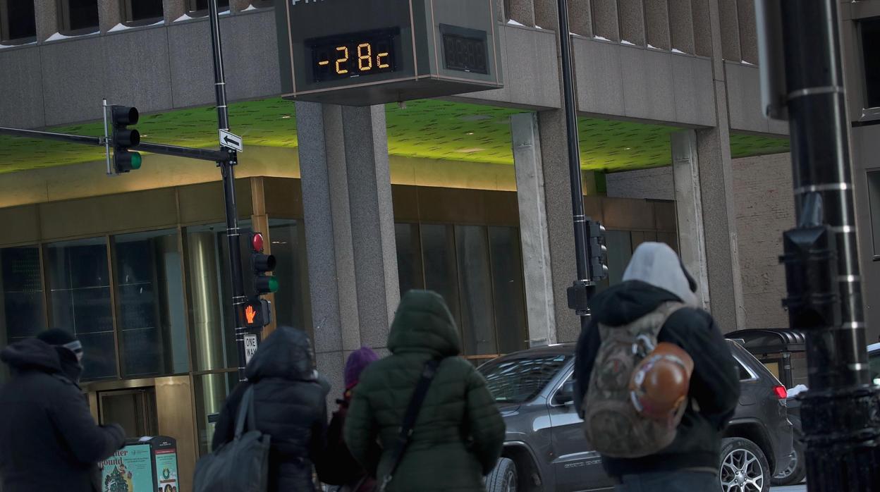 Gente caminando por las calles de Chicago, a temperaturas de -28ºC