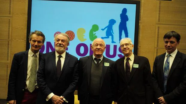 Mayor Oreja presenta en París su plataforma «One of us»
