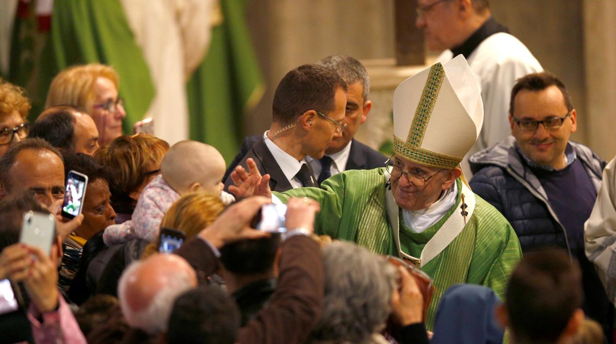 El Papa Francisco, ayer en San Crispino