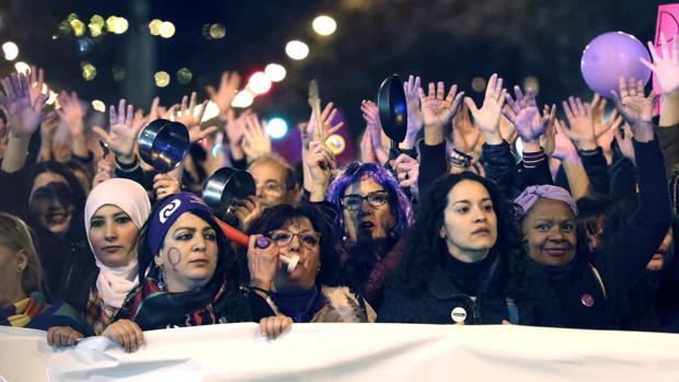 Los puntos negros del manifiesto feminista del 8-M