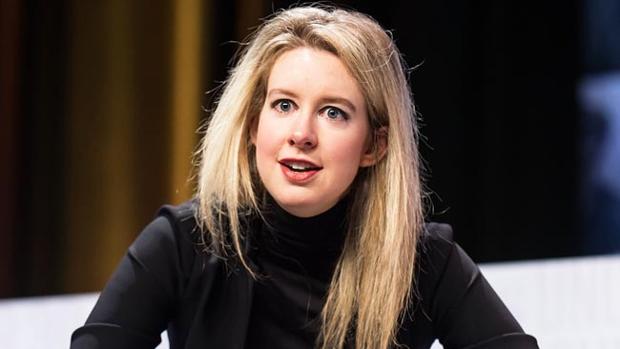 Elizabeth Holmes: la «mala favorita» de EE.UU. que jugó a salvar el mundo