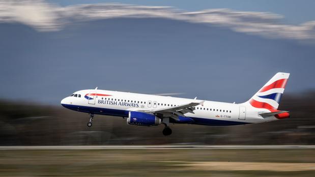 Un vuelo con destino Dusseldorf aterriza por error en Edimburgo