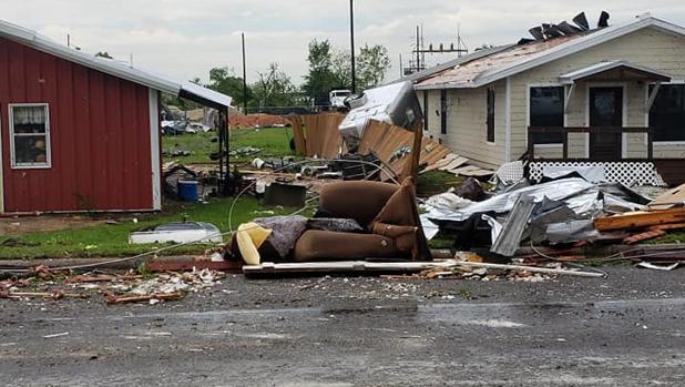 Mueren dos niños en el este de Texas por los vientos huracanados