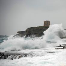 Un fuerte temporal de viento azota Baleares