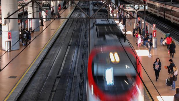 Una avería por el temporal afecta a 20 trenes y 2.500 pasajeros de Renfe