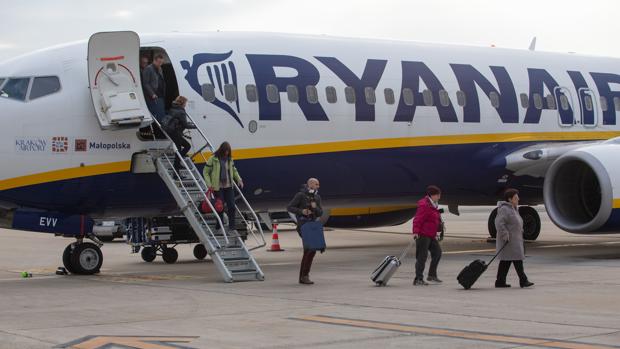 Desvían un vuelo de Ryanair que iba de Málaga a Dusseldorf por la conducta inapropiada de un pasajero