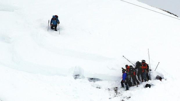 Mueren seis turistas por un alud en las montañas siberianas de Altái