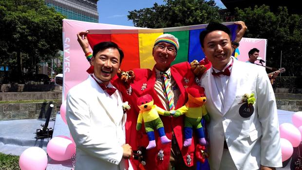 Taiwán celebra los primeros matrimonios homosexuales tras su legalización
