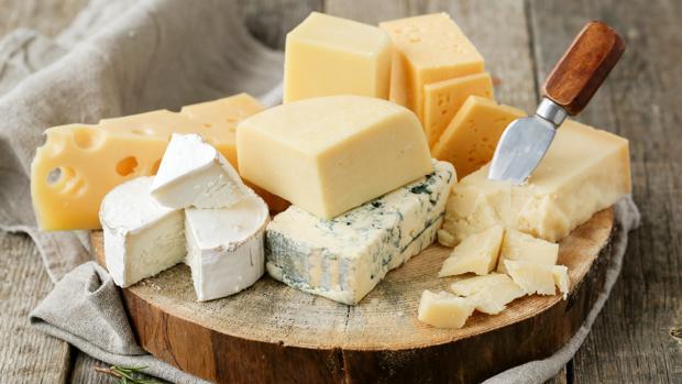 Una mujer muere y otra pierde el bebé por contraer listeria tras comer queso en Francia