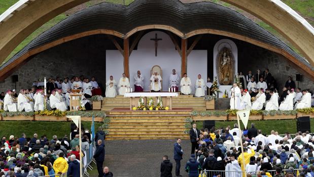 Papa Francisco: «María puso en marcha la revolución de la ternura»