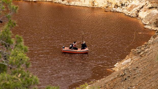 Hallan en un lago de Chipre a la séptima víctima de un feminicida, una niña de seis años