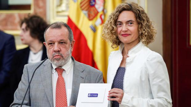 El Defensor del Pueblo evita comentar las quejas por adoctrinamiento en Cataluña en 2018