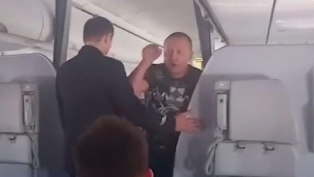 Un pasajero borracho obliga a que un vuelo Barcelona-Moscú realice un aterrizaje forzoso