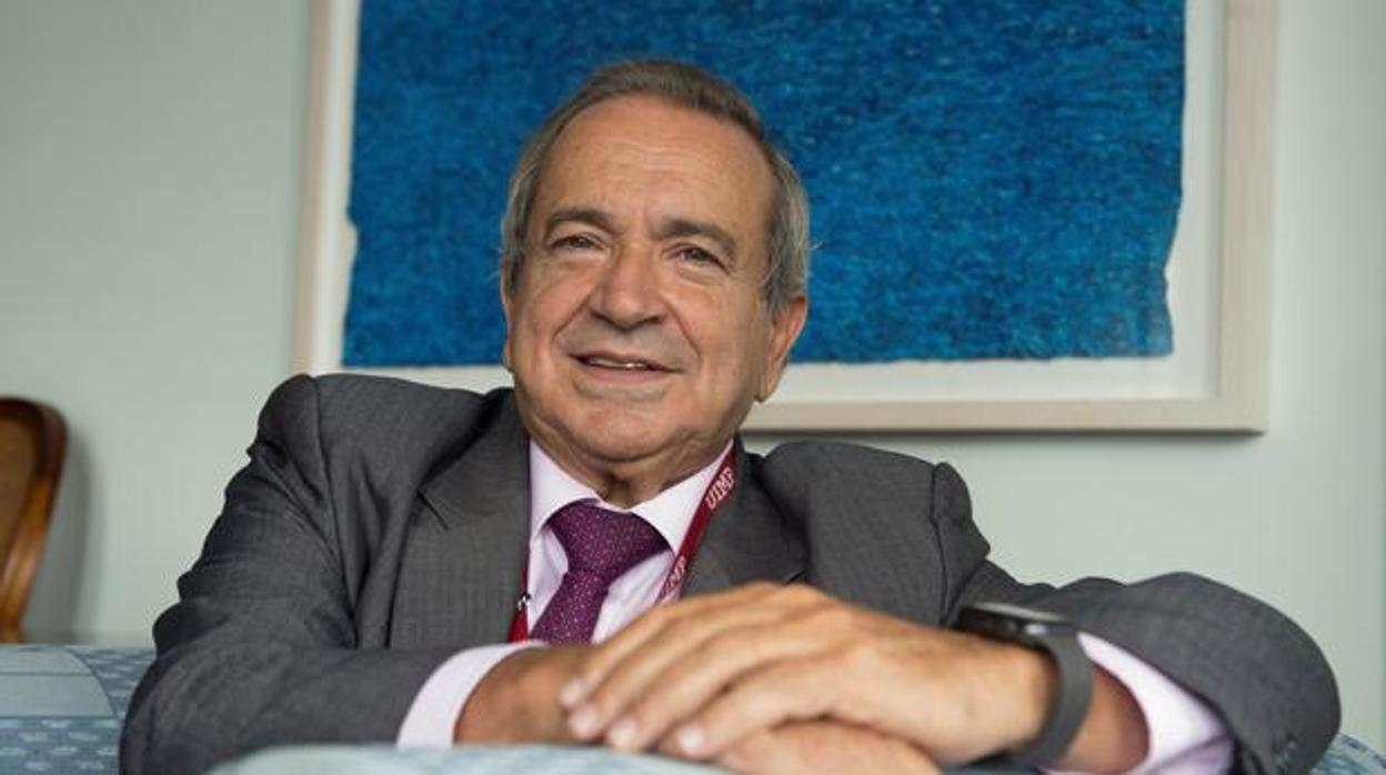 Emilio Lora-Tamayo, nuevo rector magnífico de la Universidad Camilo José Cela