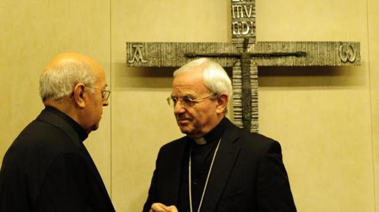 Renzo Fratini (drcha. de la imagen) junto al cardenal Ricardo Blázquez