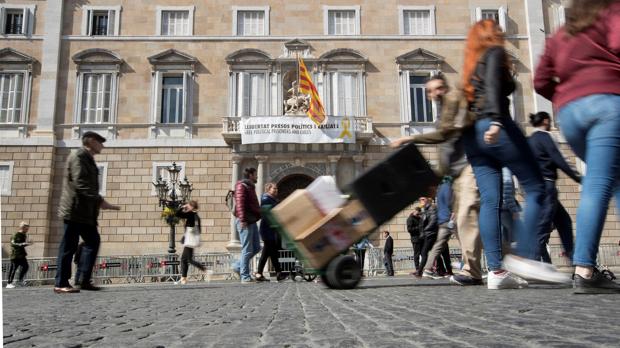 «La Generalitat de Cataluña está abandonando a las personas dependientes. La situación es catastrófica»