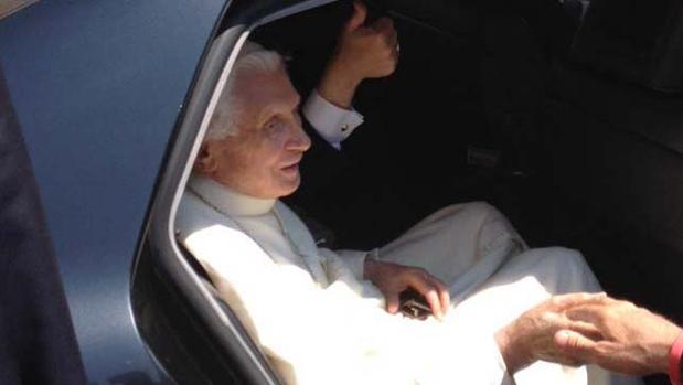 Benedicto XVI sale de excursión a Castelgandolfo