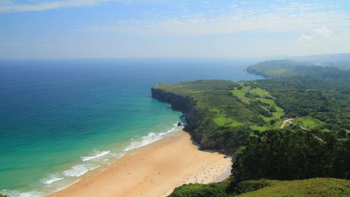 Estas son las playas españolas donde está prohibido fumar