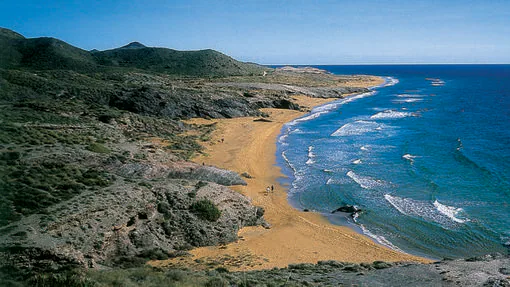 Estas son las playas españolas donde está prohibido fumar