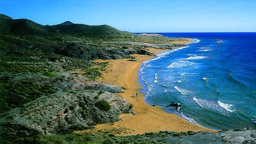 Estas son las playas españolas donde está prohibido fumar