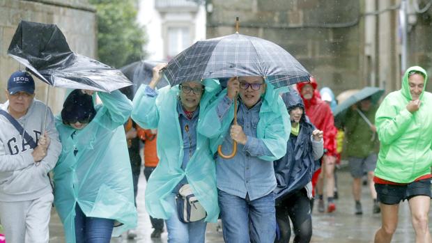 Vuelve el tiempo inestable: bajan las temperaturas y llegan las tormentas