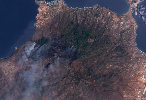 El fuego sobre Gran Canaria, visto por el satélite Sentinel 2 del Programa Europeo de Emergencias Copernicus